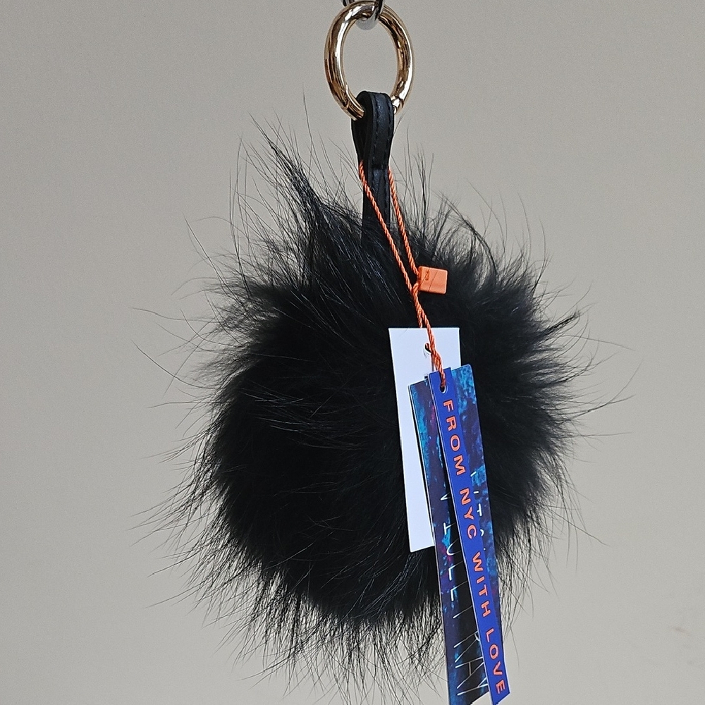 VIOLET RAY Rabbi Fur Charm.